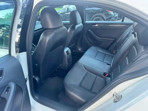 Used 2018 Volkswagen Jetta Sport FWD image 8