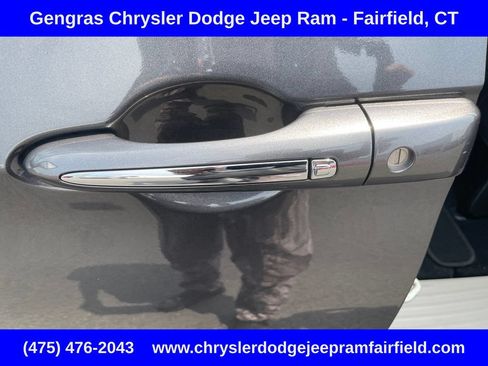 Used 2020 Chrysler Pacifica Touring-L Plus FWD image 49