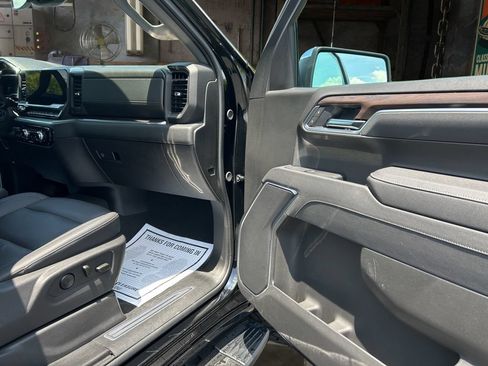 Certified 2025 GMC Sierra 1500 SLT AWD/4WD image 19