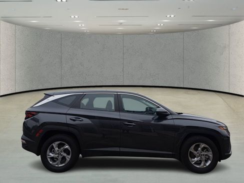 Used 2024 Hyundai Tucson SE image 4