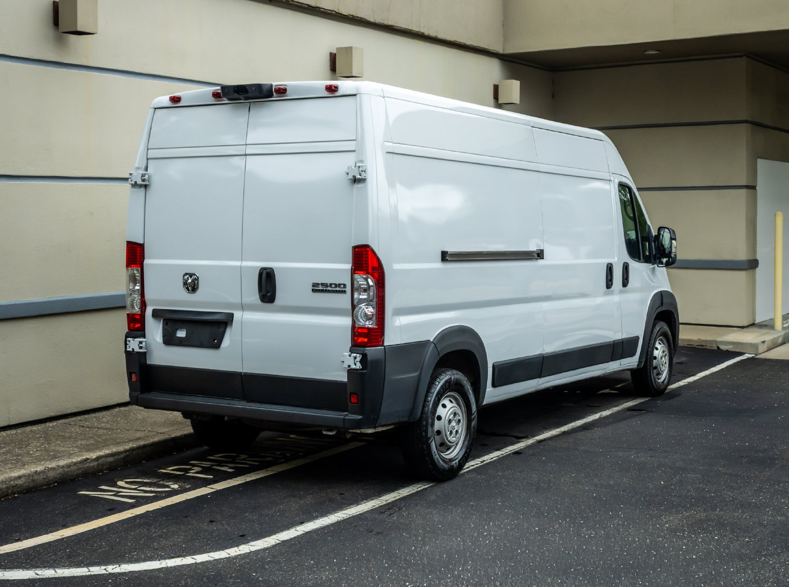 Used 2023 RAM ProMaster 2500 FWD image 7
