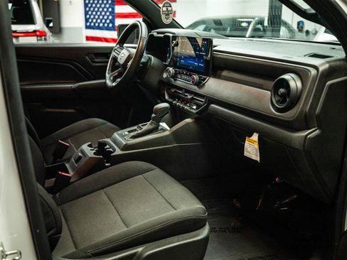 Used 2023 Chevrolet Colorado W/T RWD image 12