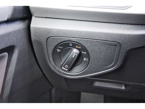Used 2021 Volkswagen Atlas Cross Sport SE FWD image 20