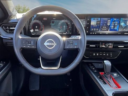 Certified 2026 Nissan Kicks SR FWD image 8