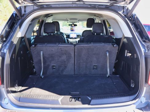 Used 2024 Ford Explorer XLT w/ Equipment Group 202A image 12