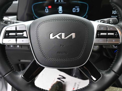 Used 2024 Kia Telluride LX image 5