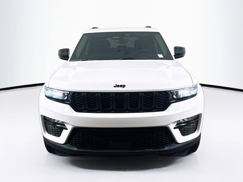 Used 2023 Jeep Grand Cherokee Limited w/ Black Appearance Package image 2