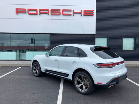 Used 2024 Porsche Macan AWD/4WD image 3