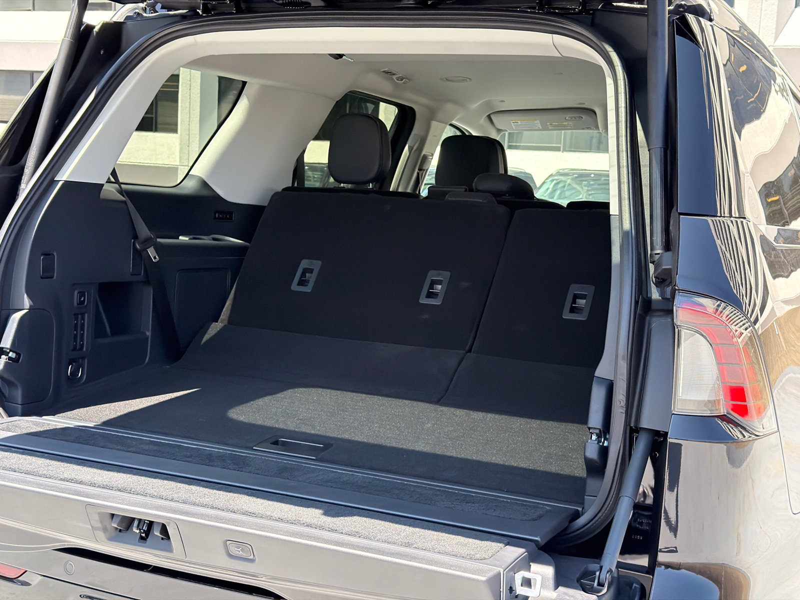New 2027 Lincoln Navigator Premiere AWD/4WD image 8