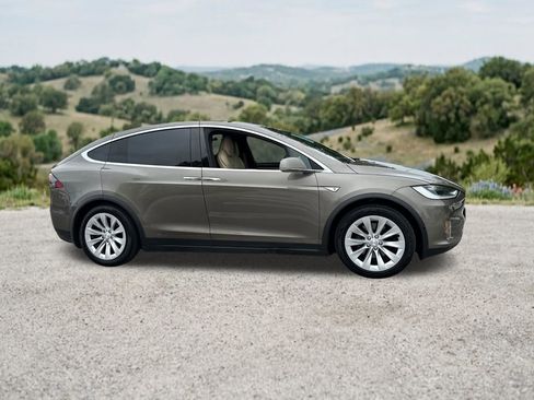 Used 2016 Tesla Model X 75D AWD/4WD image 12