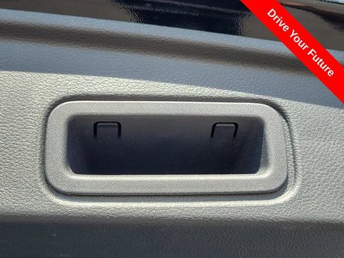 Used 2025 Nissan Pathfinder S FWD image 26