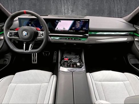 Used 2026 BMW M5 Touring AWD/4WD image 7