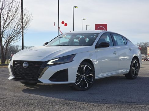 New 2025 Nissan Altima 2.5 SR image 32