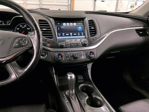 Used 2019 Chevrolet Impala LT FWD image 6