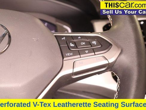 Used 2022 Volkswagen Atlas Cross Sport SE image 17