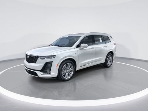 Used 2023 Cadillac XT6 Premium Luxury w/ Technology Package image 4