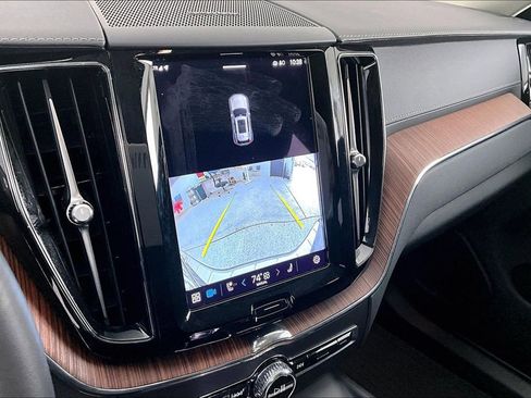 Certified 2023 Volvo XC60 B5 Ultimate w/ Climate Package image 31
