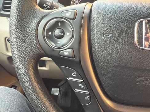 Used 2017 Honda Pilot EX image 12