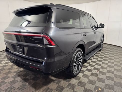 Certified 2025 Lincoln Navigator Black Label AWD/4WD image 5