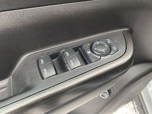 Certified 2023 GMC Acadia SLT image 17