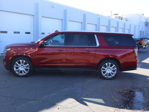 Used 2021 Chevrolet Suburban High Country image 7