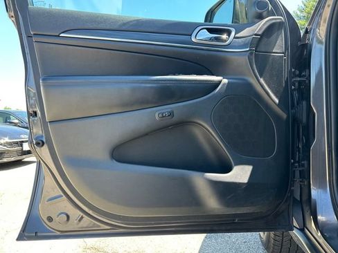 Used 2019 Jeep Grand Cherokee Limited w/ Luxury Group II AWD/4WD image 13