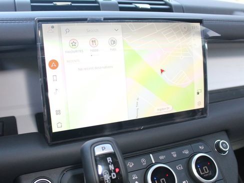 New 2025 Land Rover Defender 130 X-Dynamic SE image 15