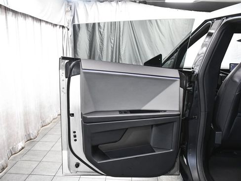 Used 2025 Tesla Cybertruck AWD Crew Cab image 15