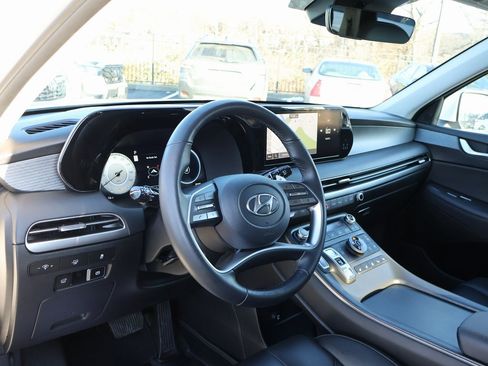 Used 2023 Hyundai Palisade Limited image 18