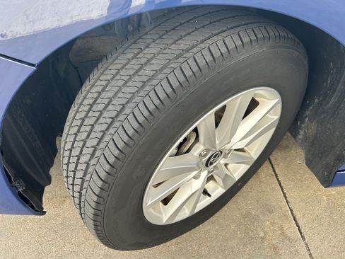 Used 2025 Toyota Camry LE FWD image 11