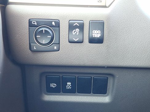 Used 2018 Lexus GX 460 image 25