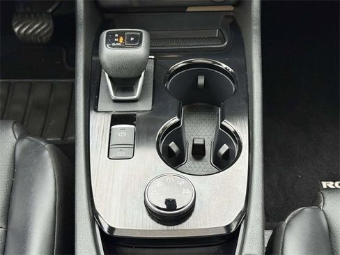 Used 2022 Nissan Rogue SV w/ SV Premium Package image 16