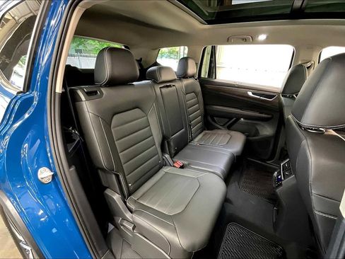New 2025 Volkswagen Atlas SEL image 26