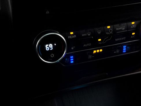 Used 2018 Ford Expedition Max Platinum AWD/4WD image 28