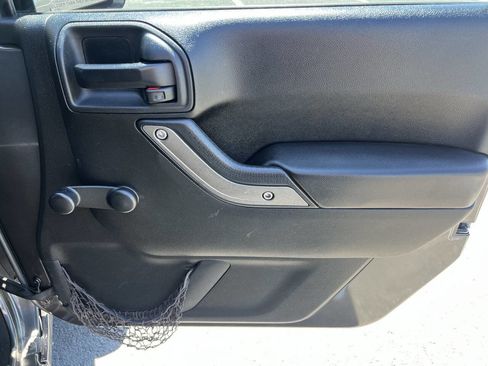 Used 2016 Jeep Wrangler Unlimited Sport w/ Connectivity Group image 30