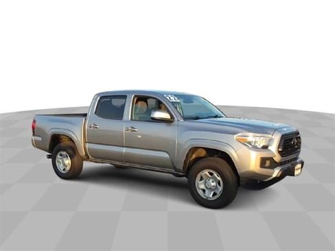 Used 2022 Toyota Tacoma SR image 2