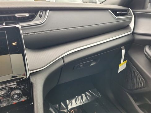 New 2025 Jeep Grand Cherokee Laredo X image 25