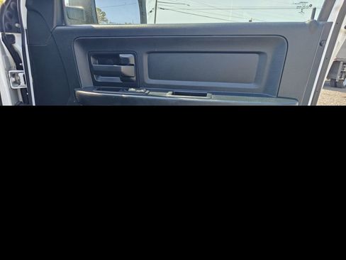 Used 2018 RAM 1500 ST RWD image 23