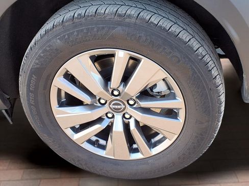 Used 2025 Nissan Pathfinder SV image 34