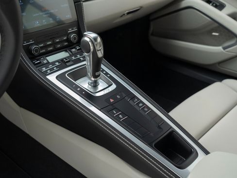 Certified 2025 Porsche 718 Cayman Style Edition image 27