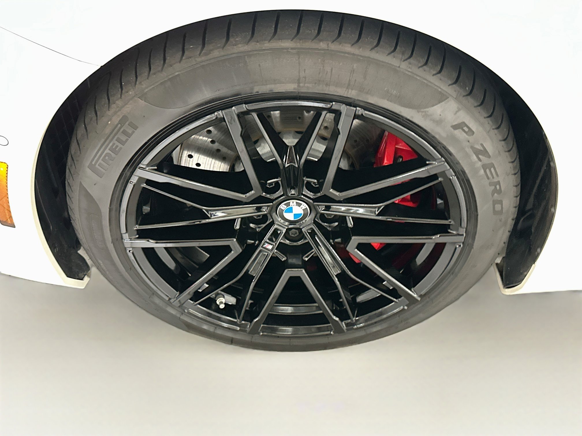 Used 2025 BMW M5 w/ Carbon Package AWD/4WD image 33