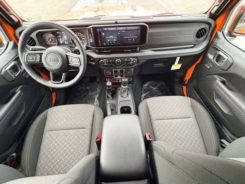 New 2025 Jeep Gladiator Mojave w/ Convenience Group image 14