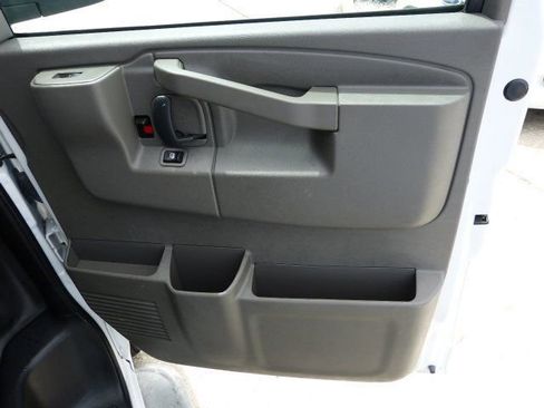 Used 2024 GMC Savana 2500 w/ Driver Convenience Package image 23