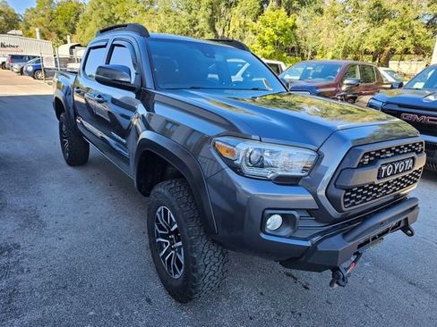 Used 2020 Toyota Tacoma TRD Off-Road w/ TRD Premium Off Road Package image 7