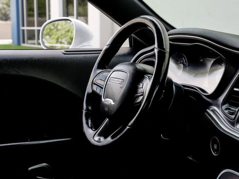 Used 2019 Dodge Challenger R/T image 21