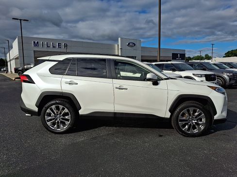 Used 2020 Toyota RAV4 Limited AWD/4WD image 7