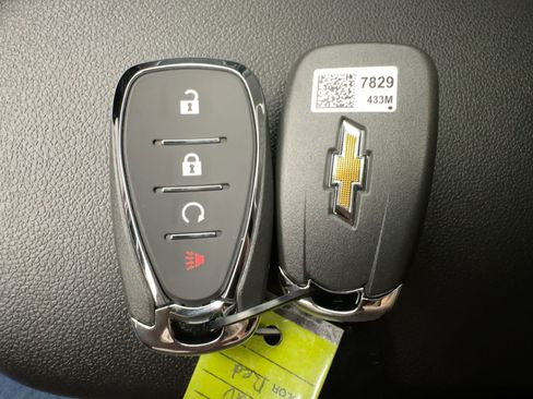 New 2026 Chevrolet Trax RS w/ Sunroof Package image 30