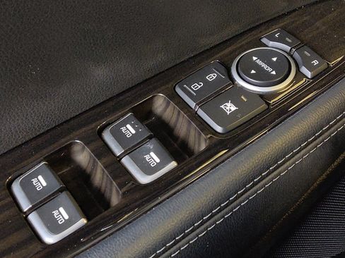 Used 2019 Kia Sorento S FWD image 27
