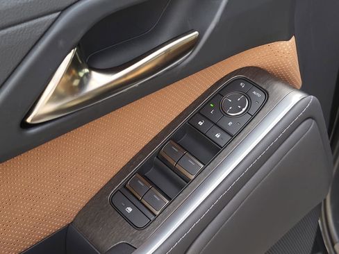 Used 2025 Lexus GX 550 w/ Accessory Package (Z1) AWD/4WD image 18