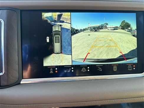 Used 2023 GMC Yukon XL Denali w/ Denali Reserve Package image 18